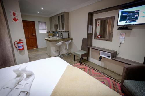 Bloemfontein Cabin | Sangiro Game Lodge - Sustainable Electricity and Water