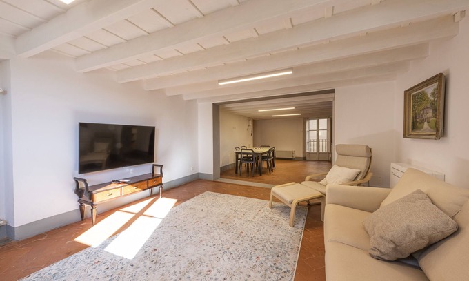 Oltrarno Apartment | Santo Spirito View by Mmega