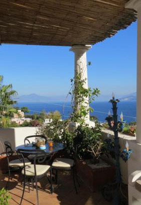 Marina Grande Bed & Breakfast | Scala Fenicia 14 by CapriRooms