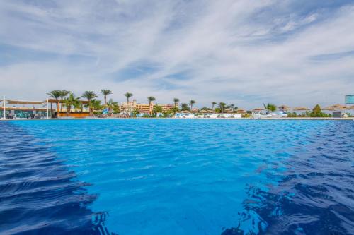 Corniche Road-Dahar Apartment | scandic resort 647