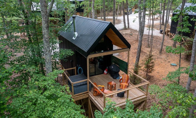 Monteagle Cabin | Scandinavian Treetop Bliss @ Terralodge