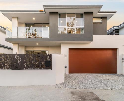 Scarborough House | Scarborough Escape, New 2Br Suite, 13G
