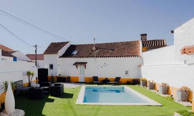 Lourinha Villa | Schilla House T3 private pool, near Peniche, West Coast