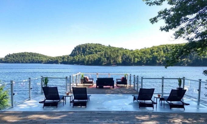 Huntsville Cottage | Scott's Point Islandview - Reasons For The Seasons...