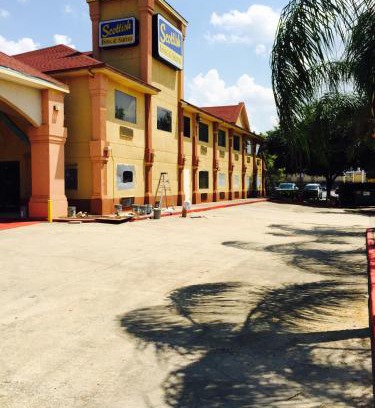 Southeast Houston Hotel | Scottish Inn & Suites Hobby Airport