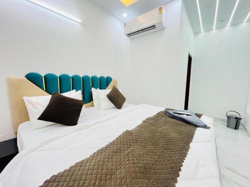Ghaziabad Hotel | Scropio In Dashrathpuri