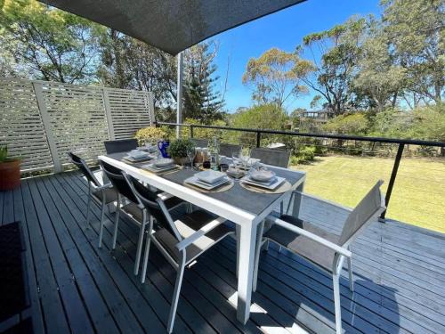 Mollymook Beach House | Sea Breeze on Carroll - 4BR beachside home