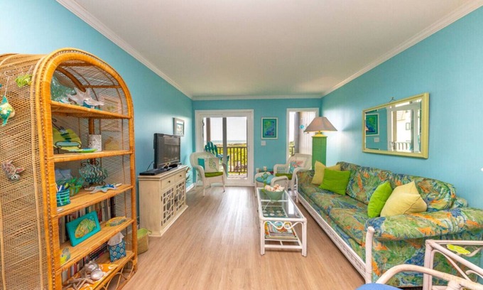 Morehead City Condo | Sea Dreams - Oceanfront Classic