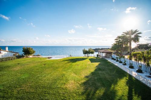 Vromonerion House | Sea-front Estate Navarino Baths