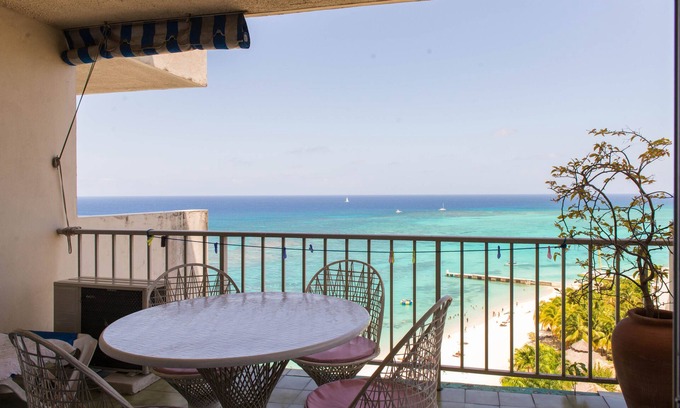 Montego Bay Hotel | Sea Shell Beach Studio At Montego Bay Club Resort