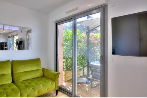 Theoule-sur-Mer Apartment | Sea View 1B Apartment, Théoule