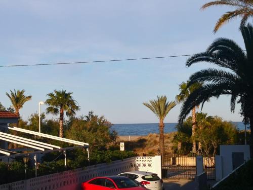 Canet de Berenguer Apartment | Sea view apartment, first line on the beach, Remote work