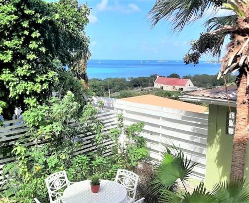 Valley Church House | Sea View Chill Spot 15 min walk to the beach