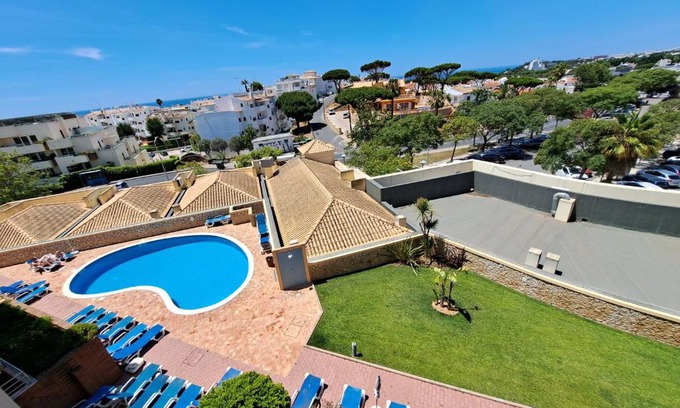 Olhos D'Agua Apartment | Sea View Oceanus Apartment Olhos de Agua