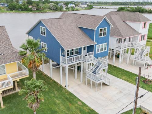 El Lago House | Seabrook Shores 3br Bayfront Hideaway W Deck