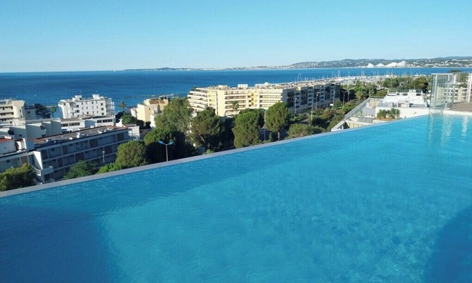 Saint-Laurent-du-Var Apartment | Seafront apartment with pool and comfort