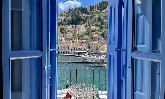 Symi Apartment | Seafront - Harbour view Nikolakis