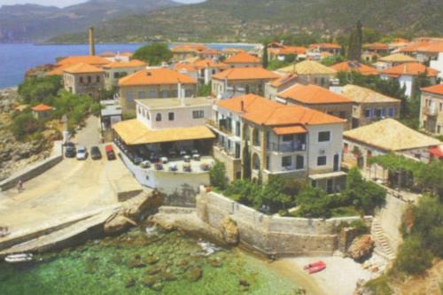 Kardamyli House | Seafront Maisonette in Kardamyli