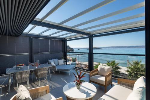 Almyrida Apartment | Seagull Luxury Apartment Next To The Sea - BY APOKORNAS VILLAS