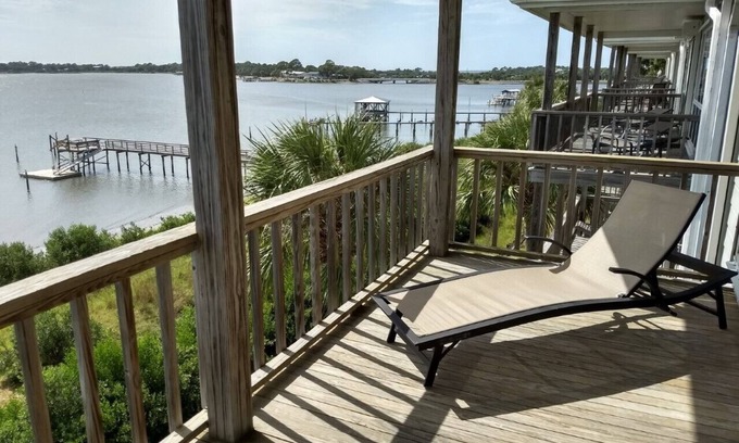 Cedar Key Apartment | Seahorse Landing