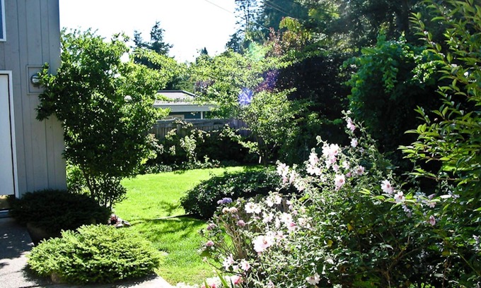 Regional District of Nanaimo House | Sealbourne Vacation Home - beautiful 4 season beachfront home, sleeps up to 9