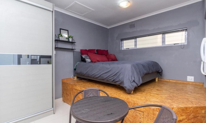 Sea Point Apartment | Seapoint Studio Apartment