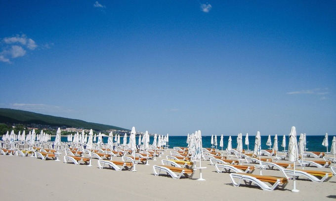 Sunny Beach Apartment | Seaside Apartment With 2 Bedrooms for up to 5 Guests
