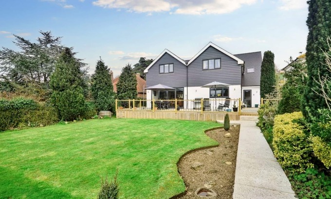 Hythe House | Seaside House, Hythe Luxury 6 bedroom (4 ensuite)