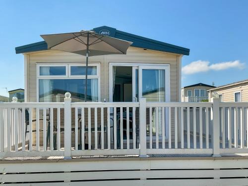 Blue Anchor House | Seaside Jollys
