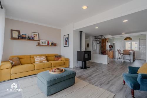 Praia de Santa Cruz Apartment | Seaside Santa Cruz- Beachfront Apt 3 BDR with BBQ