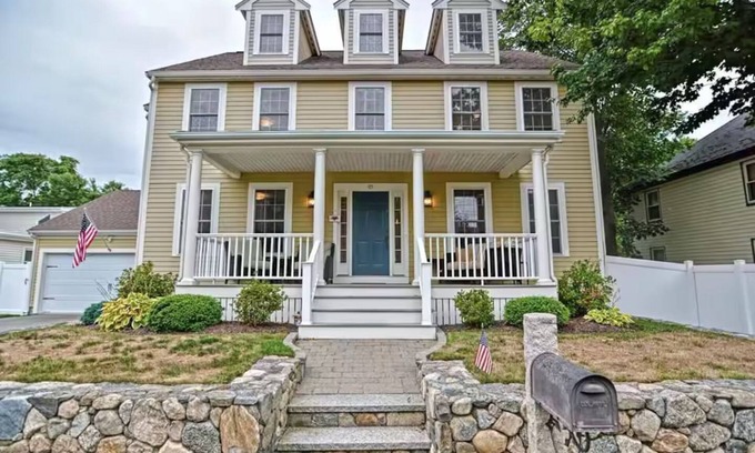 Scituate House | Seaside Solstice HOT TUB, SAUNA 4 Bedroomnn