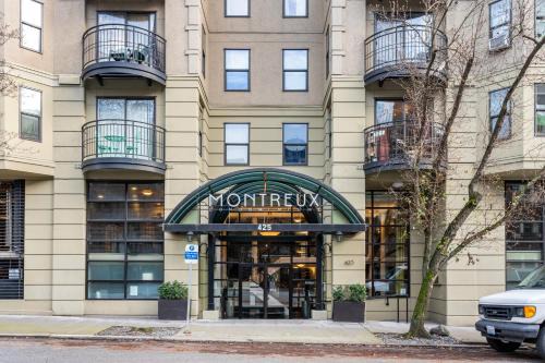 Belltown Apartment | Seattle's Gem: Elegant 1BR in Belltown