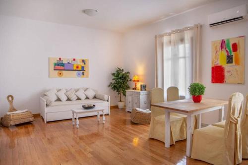 Paleopolis Apartment | Seaview Stylish Flat in Andros - walk to beach