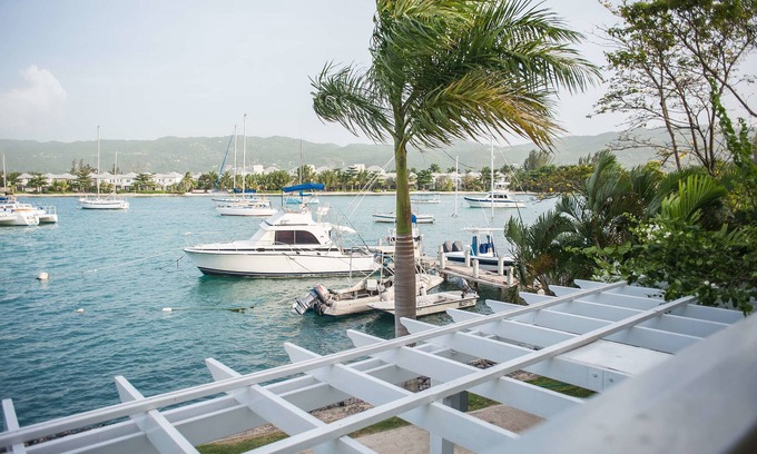 Montego Bay Apartment | Seawind On the Bay - Apartments