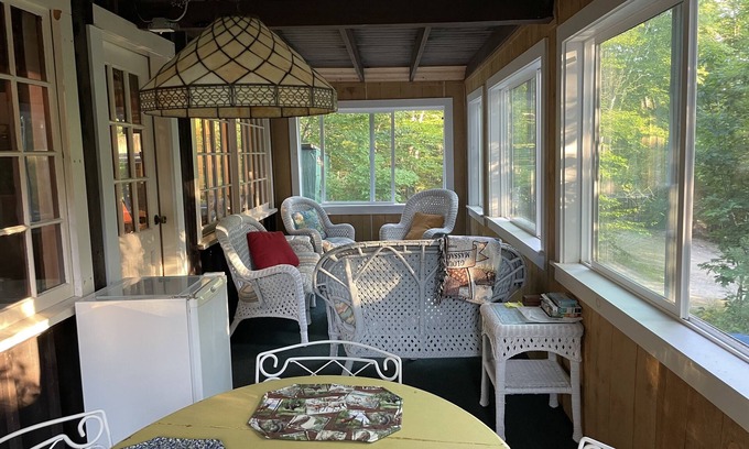 Naples Cottage | Sebago cottage with beach & boat launch