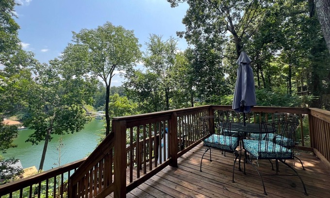 Cullman House | Secluded but close to town