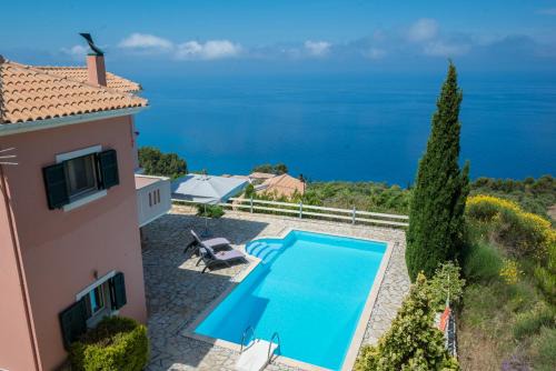 Evgiros Villa | Secluded, sunset, beaches, walk to village-Melina