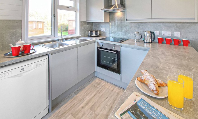 New Forest District Ski Chalet | Select Lodge Plus 3 Bunks