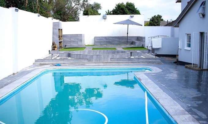 Flora Park Hotel | Semeni Asante Getaway