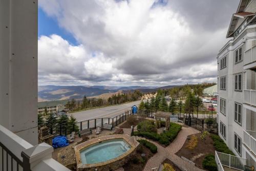 Snowshoe Apartment | Seneca Unit 100-102