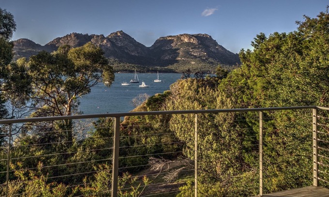 Coles Bay House | Sentinel