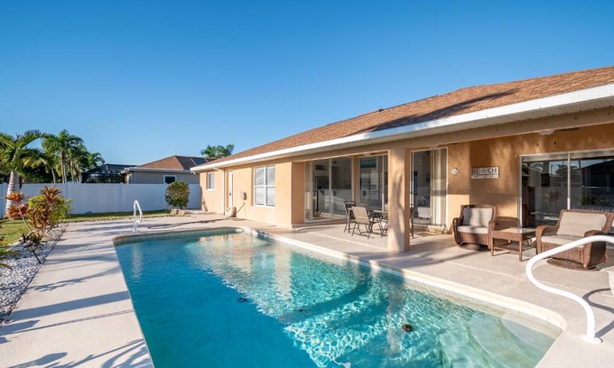 Pelican House | Serene 3-Bedroom Haven near Sanibel Beach!