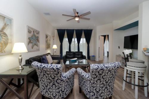 Four Corners House | Serene 4-Bedroom Lakeview Retreat with South-Facing Pool & Sun-Drenched Outdoor Living