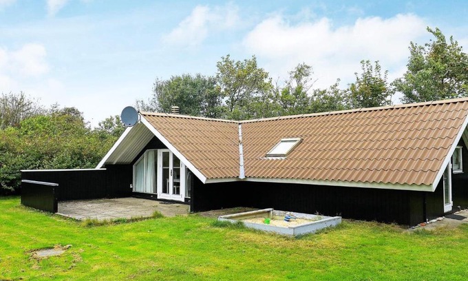 Sønder Nissum House | Serene Holiday Home in Jutland with Terrace