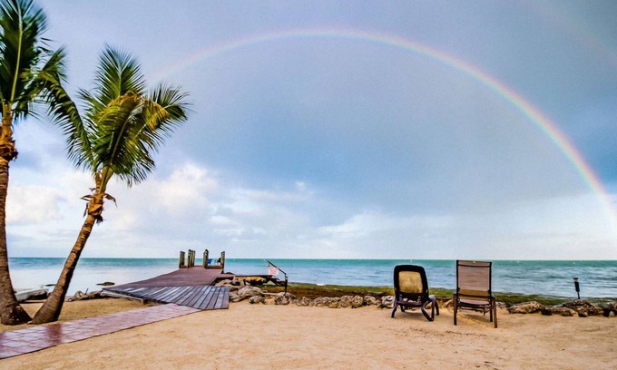 Long Key Hotel | Serene Island Studio | Balcony, Pool & Beach Activities!