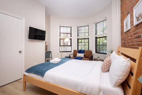 Prudential - St. Botolph Apartment | Serene Studio with Cozy Atmosphere