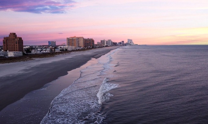 Ventnor City House | Serenity at the Shore! 2.5 Blocks to Beach, 1/2 Block to Bay!
