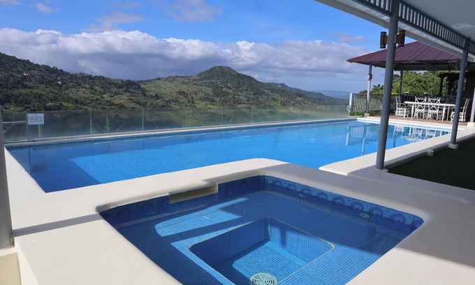 Cebu Hotel | Serenity Farm and Resort by Hiverooms