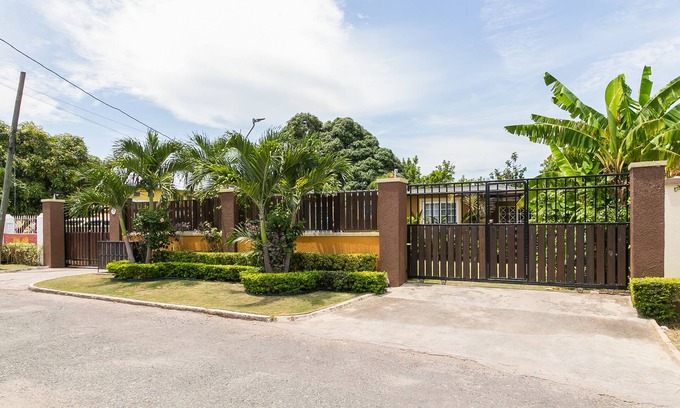 Eastwood Park Apartment | Serenity Garden Living