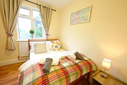Luton House | Serenity Luton Suite Near Mall